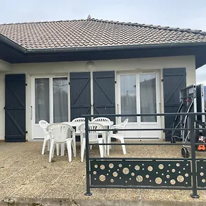 Villas Entiere, 6 Pl,3 Ch , Parking Prive , Climatise Chatte